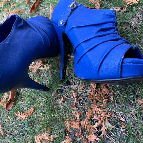 Royal Blue Heels - Picture 2 of 3